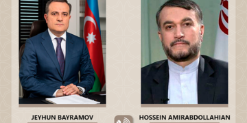 Ceyhun Bayramov iranlı həmkarı ilə danışdı