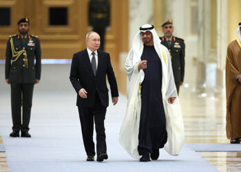 Putin BƏƏ liderinə bunu hədiyyə etdi