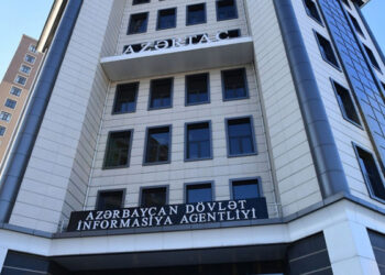 AZƏRTAC-ın əməkdaşı Yeni Kaledoniyada saxlanılıb ölkədən çıxarıldı