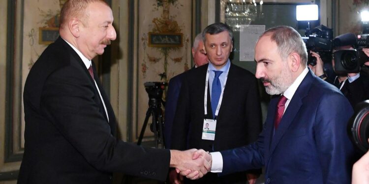 MDBİlham Əliyev Paşinyanla belə salamlaşdı – VİDEO