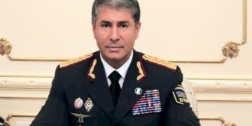 Vilayət Eyvazov yeniyetməni döyən polisi işdən çıxardı