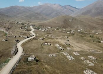 Ermənilərin dağıtdığı kəndi 900 min manata sökəcəklər