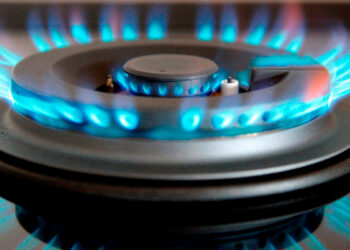 Naxçıvanda jurnalist və iki qızı dəm qazından zəhərlənib