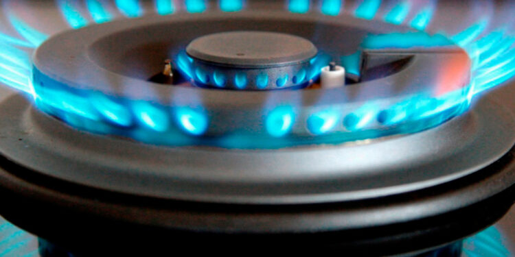 Naxçıvanda jurnalist və iki qızı dəm qazından zəhərlənib