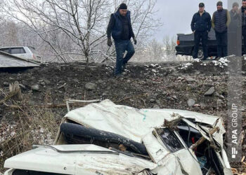 Zaqatalada avtomobil ağaca çırpılıb,xəsarət alan var