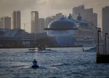 Dünyanın ən böyük iki milyardlıq gəmisi: Titanikdən 5 dəfə böyükdür