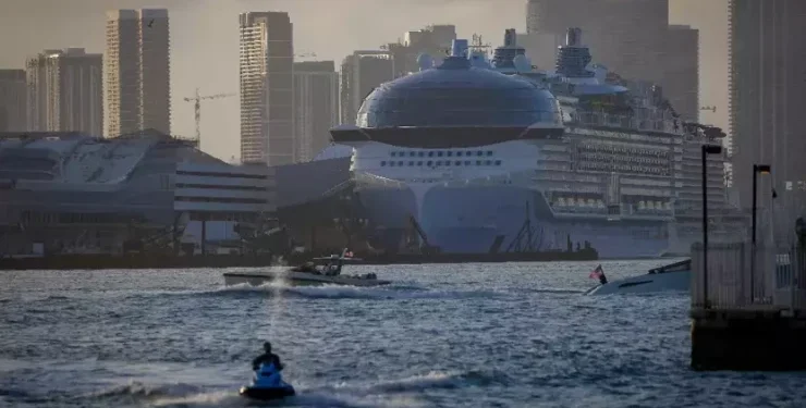 Dünyanın ən böyük iki milyardlıq gəmisi: Titanikdən 5 dəfə böyükdür