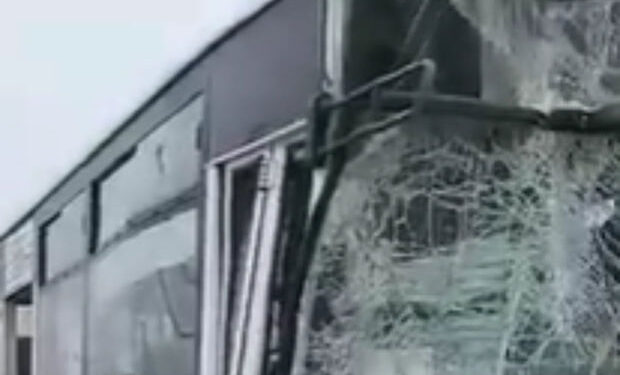 Bakıda sərnişinlə dolu iki avtobus bir-birinə çırpıldı: Xəsarət alanlar var – VİDEO