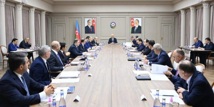 ƏHALİNİN RAZI VƏ NARAZI QALDIĞI NAZİRLƏR… – Prezident seçkisindən sonra kimlər yola salına bilər?