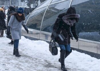 Azərbaycan Azərbaycan Bakı ağappaq oldu: Güclü qar yağır