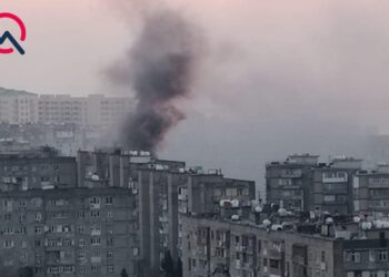 Bakıda yaşayış binasında yanğın başlayıb – Video – Yenilənib