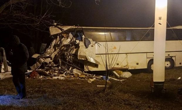 Rusiyada avtobusla yük maşını toqquşdu: Ölən və yaralananlar var
