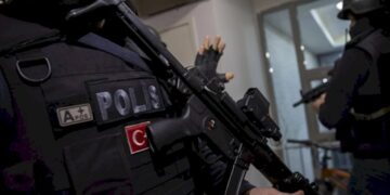 Türkiyədə AKP-nin tədbirində silahlı hücum oldu, xəsarət alan var