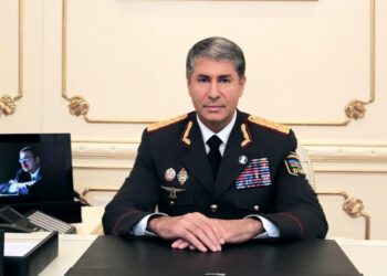 Eyvazov iki rəis müavinini sərəncama göndərdi