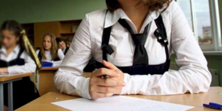 Direktorun işdən çıxarıldığı məktəbdə görün nə baş verib: 9-cu sinifdə oxuyan qız…