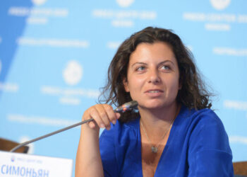 Simonyan Soçidə Nikolu təhqir etdi, qalmaqal yarandı