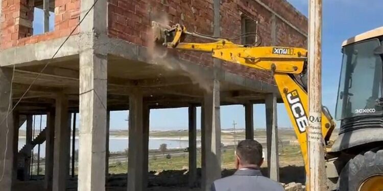 HADİSƏAbşeronda qanunsuz tikililər söküldü – VİDEO