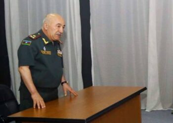 Qara əməlli general ağ “Range Rover”lə meydan sulayır – AXI NİYƏ?