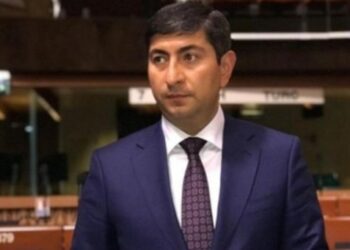 Elşad Həsənov PAYTAXTIN ƏRKÖYÜN BAŞÇISI rolunda… – Eldar Əzizovun MENYUSUNA…