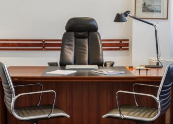 Azərbaycanda vəzifəli şəxsi həbs olundu