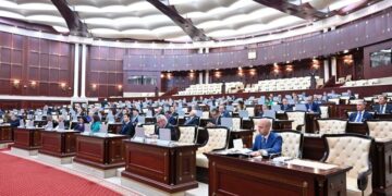 Milli Məclisin sonuncu plenar iclası başladı