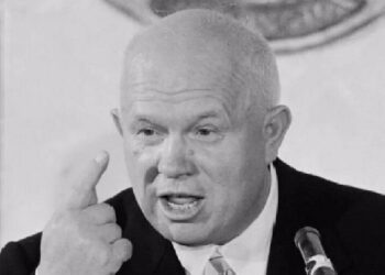 “Qadınlar başqa zala keçsinlər” –müəllimlərlə keçirilən görüşdə Xruşşovun qeyri-adi təklifi…