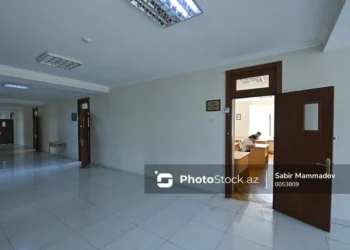 Məktəb direktoru qəfil öldü ((FOTO)