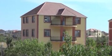 “Həmin evlərdən çox ürküdücü səslər gəlir” – Reabilitasiya Mərkəzində nə baş verir?