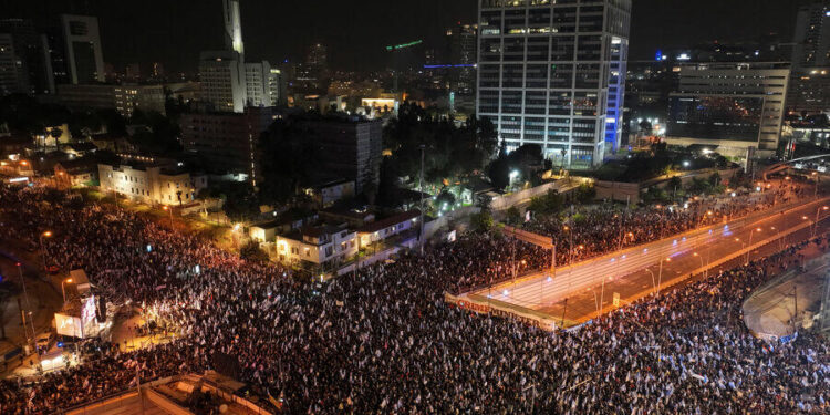 İsraildə ən böyük etiraz aksiyası – Hakimiyyətdən tələb edilir ki…