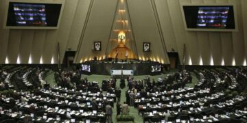 İran nümayəndə heyəti Bakıya gəldi