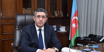 Köçərli Həsənov dəfn edildiÖtən gün Türkiyənin İstanbul şəhərində vəfat edən “İri Şəhərlərin Birləşmiş Su Təchizatı Xidməti” publik hüquqi şəxsin İdarə Heyətinin sədri Köçərli Həsənovun nəşi Bakıya gətirilib.  “Qafqazinfo” xəbər verir ki, “Heydər” məscidində K.Həsənovla vida mərasimi keçirilib.  O, “Qurd qapısı” qəbiristanlığında dəfn edilib.