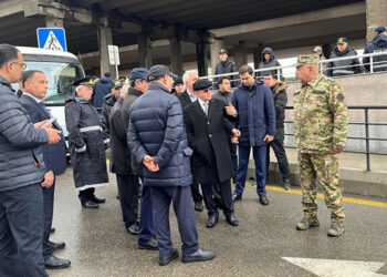 Kəmaləddin Heydərov su basmış ərazilərdə – Foto kemaleddin-heyderov-su-basmis-erazilerde