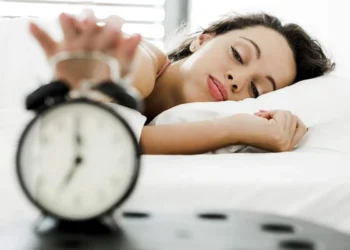 Kifayət qədər yuxu almaq üçün gündə neçə saat yatmaq lazımdır?