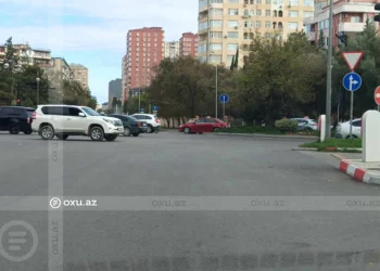 Binəqədidə TƏHLÜKƏLİ VƏZİYYƏT: Qurum piyada keçidlərinin təşkilinin mümkün olmadığını deyir