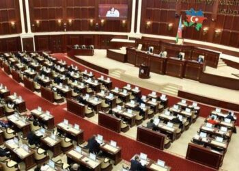 Deputat köməkçiləri nə qədər maaş alır?