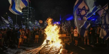 Etirazçılar Netanyahunun Qüdsdəki iqamətgahına doğru irəliləyir – VİDEO