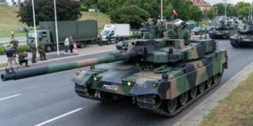 Cənubi Koreya tankları Kalininqradla sərhəddədir