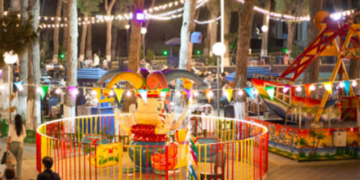 Uşağını atraksiona mindirmək istəyən ata adam bıçaqladı