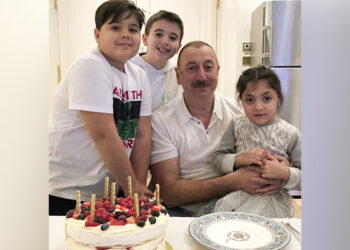 Nəvələrindən dövlət başçısına ad günü təbriki – Foto