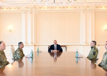 İlham Əliyev Silahlı Qüvvələrin rəhbər heyətinin iştirakı ilə operativ müşavirə keçirdi