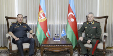 Kərim Vəliyev MDB Müdafiə Nazirləri Şurasının katibi ilə görüşdü