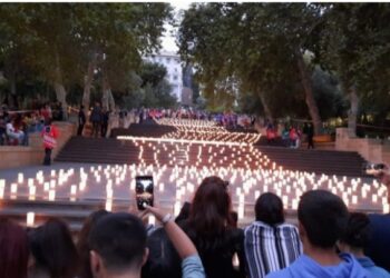 Bakının mərkəzində 2100 şam yandırılıdı – MARAQLI FESTİVAL/VİDEO