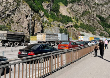 Gürcüstan Rusiyadan gələn kişilərə sərhədlərini bağlaya bilər