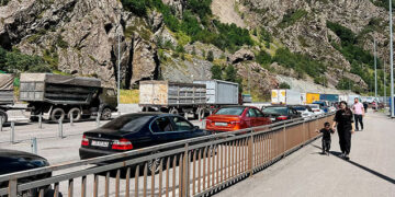 Gürcüstan Rusiyadan gələn kişilərə sərhədlərini bağlaya bilər