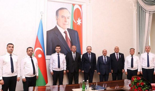 Baş Prokurorluğun vəzifəli əməkdaşları işdən çıxarıldı – Foto