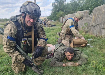 Ukrayna əsgərləri rusiyalı polkovnik-leytenantı əsir götürdü