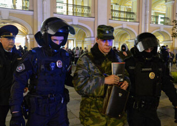 Kremldən saxlanılan etirazçıların orduya çağırılmasına – Münasibət