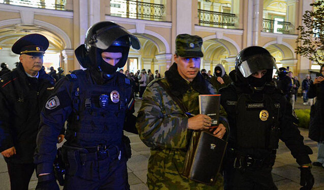 Kremldən saxlanılan etirazçıların orduya çağırılmasına – Münasibət
