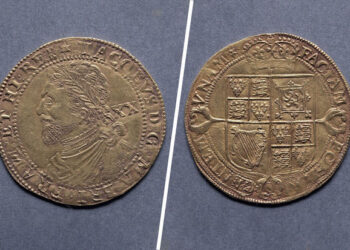 Britaniyalı cütlük evlərini təmir edərkən xəzinə tapdı