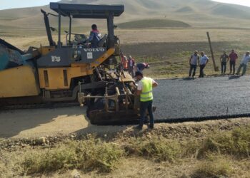 Cəlilabad rayonunun bir neçə kəndini əhatə edən,Təklə Bayxanlı yolunda işlər sürətlə davam etdirilir.